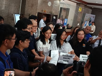 Akbayan seeks release of top government officials’ SALNs