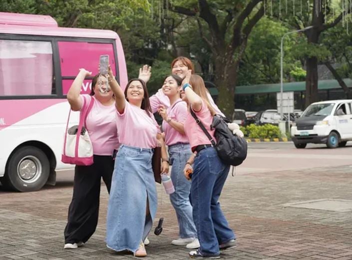 THE Pink Campus Tour, brings the conversation about breast health.