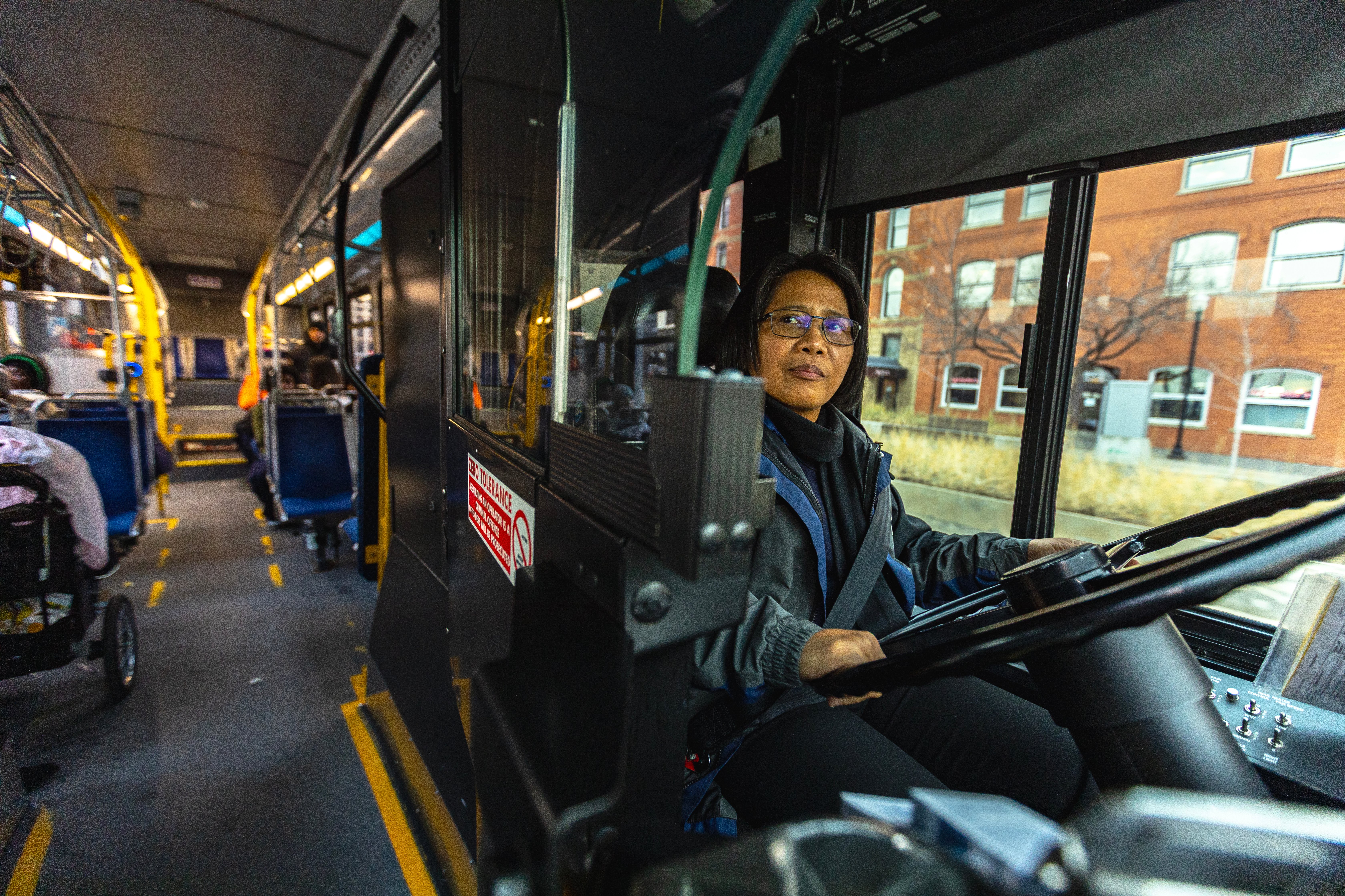 4’9” Pinay takes the wheel and with it, her dreams