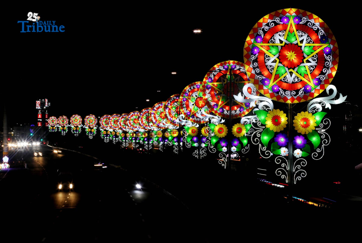 (November 08 2025) Giant lantern lights up at the Road in San Fernando, Pampanga a Lantern capital of the Philippines. Photo/Analy Labor