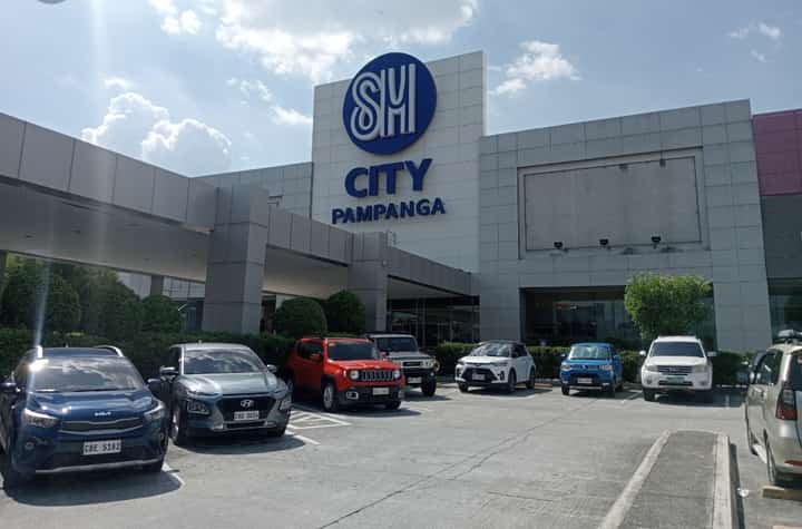 Free parking at SM City Pampanga aids motorists during Typhoon 'Uwan'