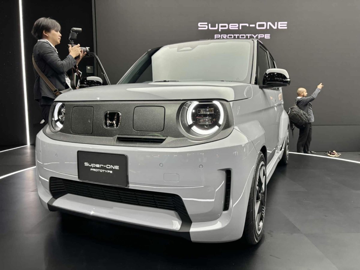 Honda’s future looks bright with the advanced technology of the SUPER ONE prototype.