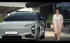 Alice finds her drive with Hongqi