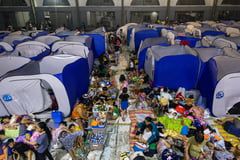 Thousands of South Metro residents take shelter from Uwan