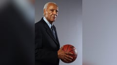Wilkens, Hall of Famer, dies at 88
