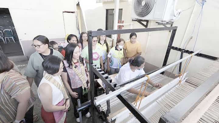 Pilipinas Shell Corporation president and CEO Lorelie Quiambao-Osial (left) and Quezon City Mayor Joy Belmonte (second from left) lead the launch of the first Textile Circularity Hub in Payatas, together with representatives from ANTHILL, the Maybank Foundation and the Pilipinas Shell Foundation Inc.