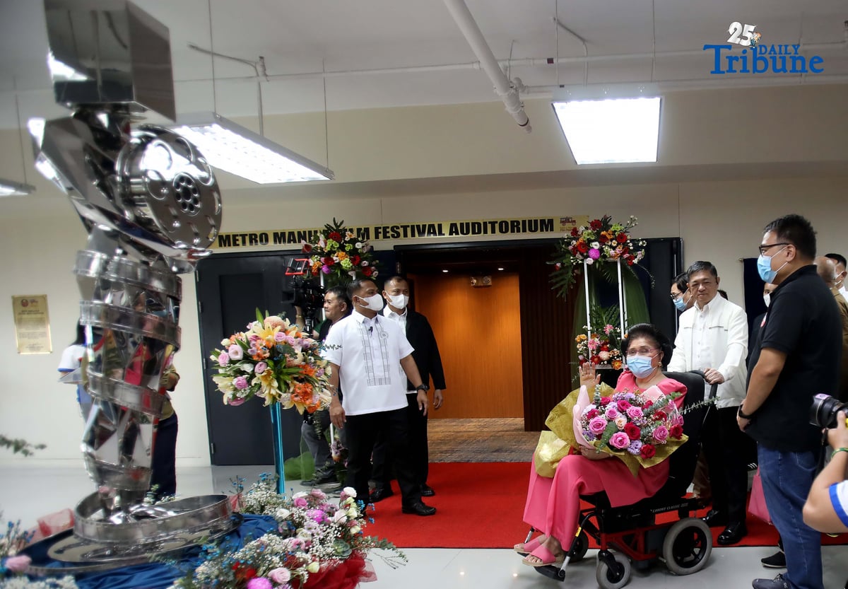 Former First Lady Imelda Romualdez Marcos and MMDA Chairman Don Artes lead the unveiling of a dedication marker at the MMFF Auditorium in Pasig City on Wednesday, 12 November 2025, as part of the month-long celebration of the MMDA’s 50th Founding Anniversary. The event honored Marcos, who once served as governor of the former Metro Manila Commission, now known as the Metropolitan Manila Development Authority (MMDA)