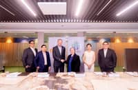 (L-R). Shell Energy Head of Trading Dennis Cristoffer Tagaza, Shell Energy Head of Business Development and Supply Joel Tarongoy, Shell Energy President Bernd Krukenberg, Greenlight President & CEO Jasmin Josefa Agbon, Greenlight Chairperson Maria Patricia Riingen, Greenlight Director Roy Joseph Fernandez