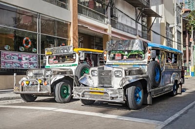 Nearly 4,000 jeepney drivers in Region 1 receive cash aid amid fuel price hikes