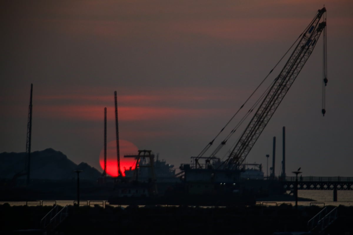 Sunset by the bay