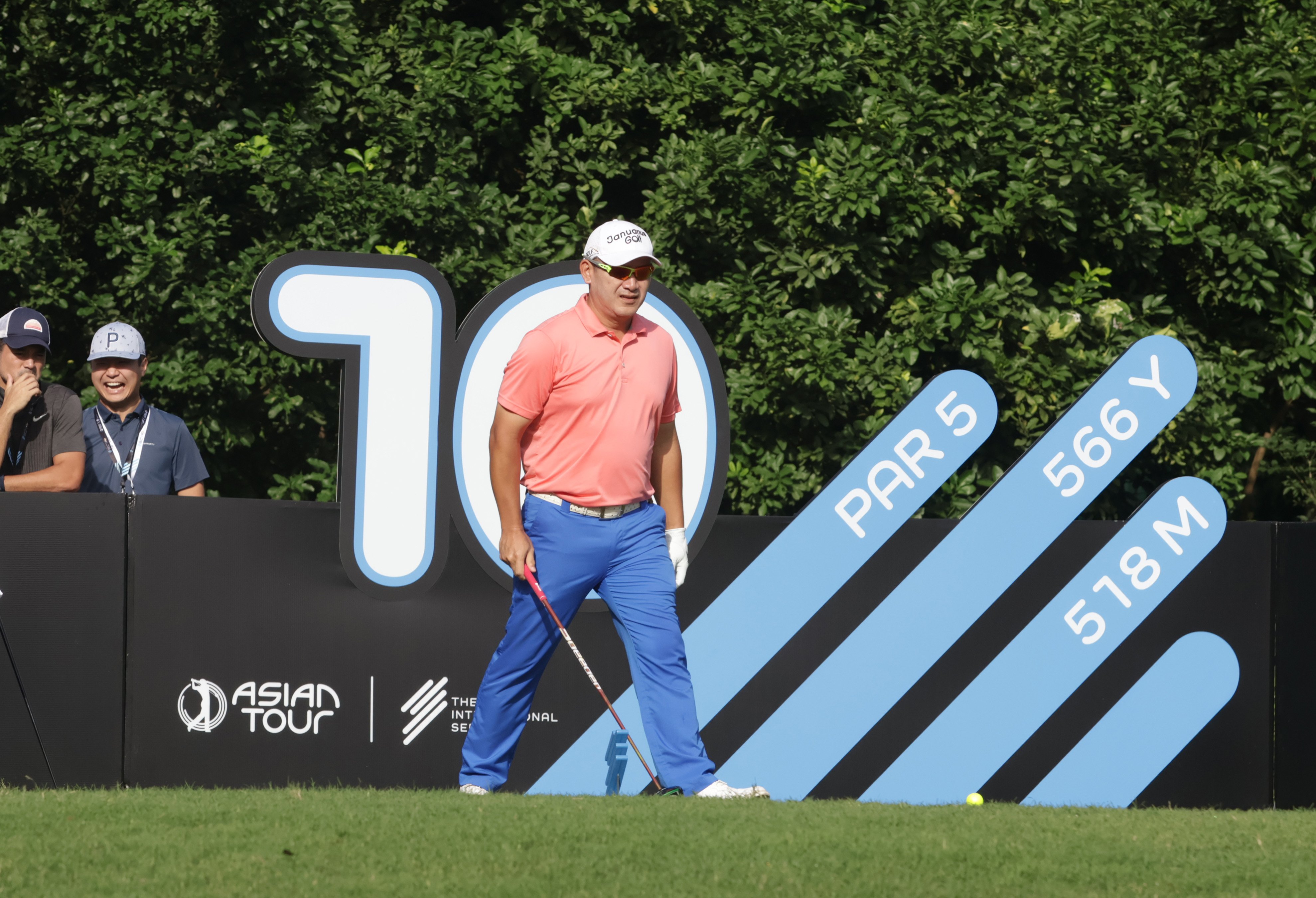 Que eyeing maiden Order of Merit crown