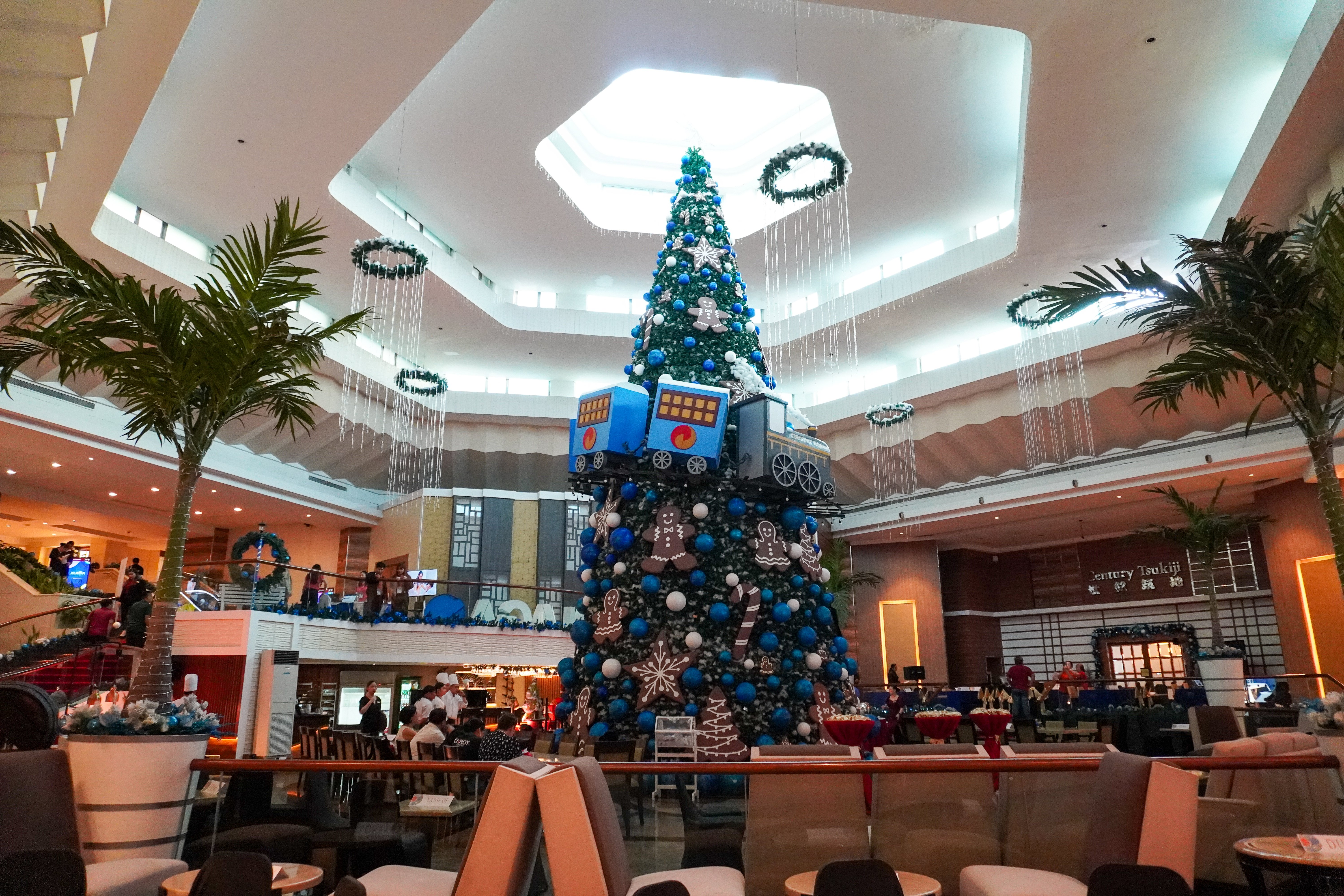 Century Park Hotel lights up the holidays with grand ‘Century Express’ Christmas spectacle