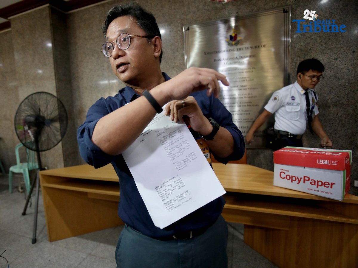 (November 14 2025) Atty. Eldridge Marvin B. Aceron speak on an interview during his filing charges of systematic corruption, misappropriation of public funds, procurement fraud and gross neglect of duty against former Governor of Sorsogon, now Senator, Francis "Chiz" Escudero, at the Ombudsman in Quezon City on Friday November 14 2025. Photo/Analy Labor