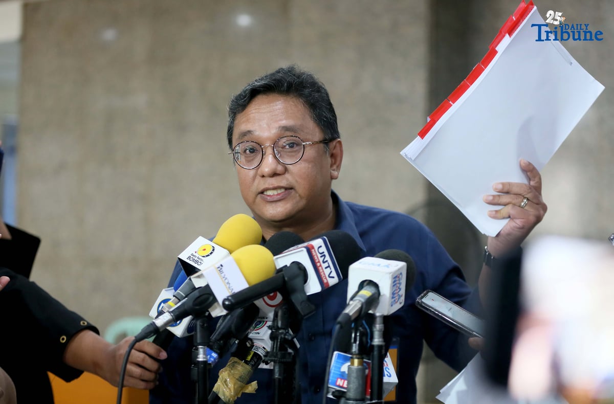 (November 14 2025) Atty. Eldridge Marvin B. Aceron speak on an interview during his filing charges of systematic corruption, misappropriation of public funds, procurement fraud and gross neglect of duty against former Governor of Sorsogon, now Senator, Francis "Chiz" Escudero, at the Ombudsman in Quezon City on Friday November 14 2025. Photo/Analy Labor