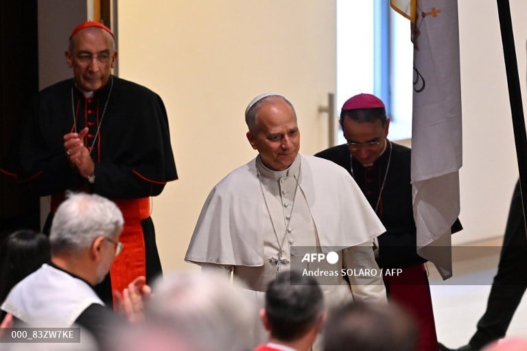 Pope returns indigenous artifacts to Canada