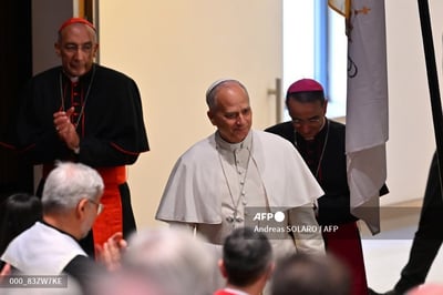 Pope returns indigenous artifacts to Canada