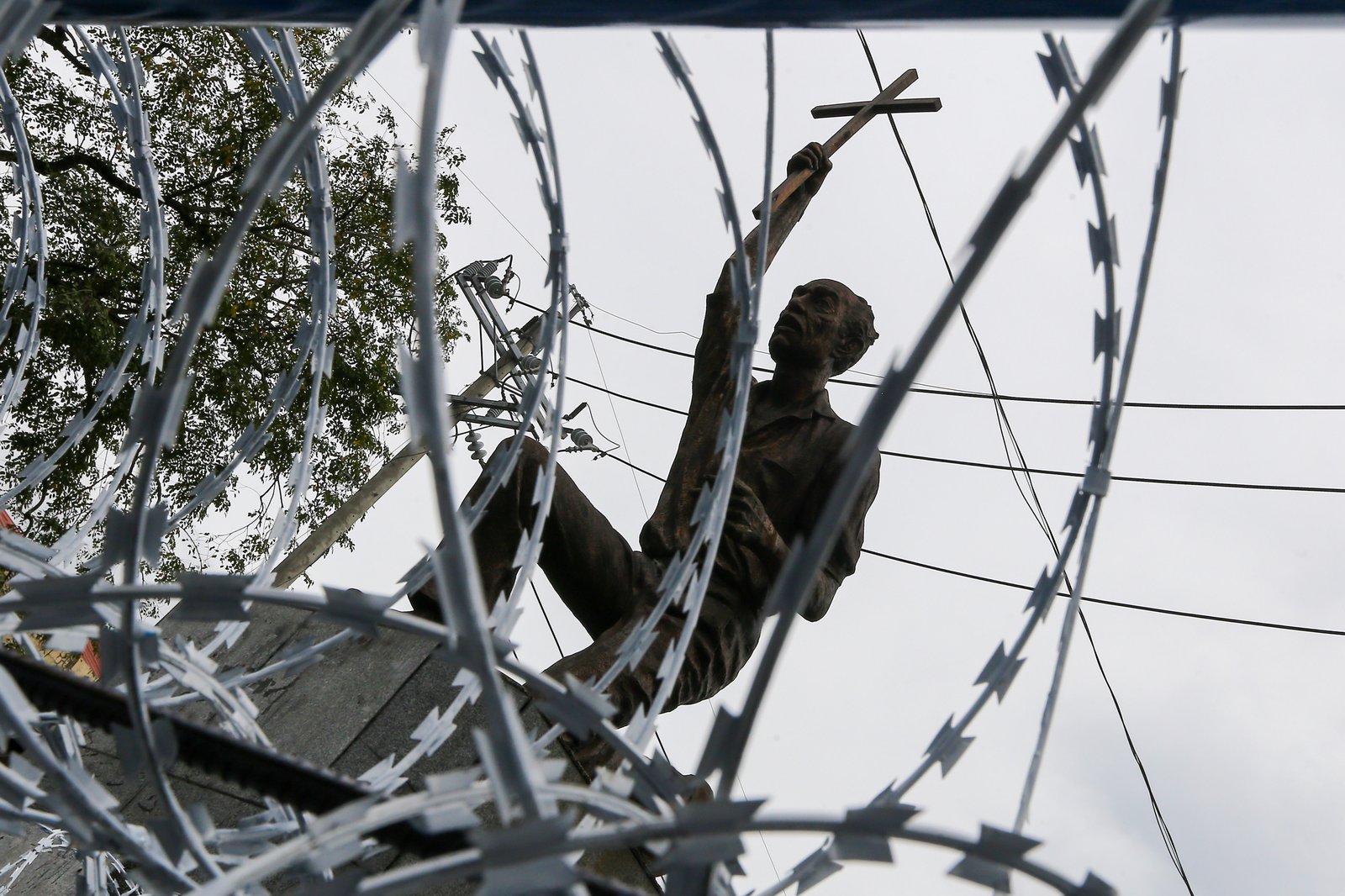 Police personnel install razor wires, concrete barriers, and container vans in various streets leading towards Malacañang compound in Manila on 15 November 2025, in preparation for the upcoming anti-corruption protests.

The following streets, General Solano, Nicanor Padilla, Arlegui, and Mendiola, are no longer accessible to motorists.