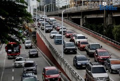 Holiday ‘carmageddon’ looms; MMDA mulls opening gated village roads