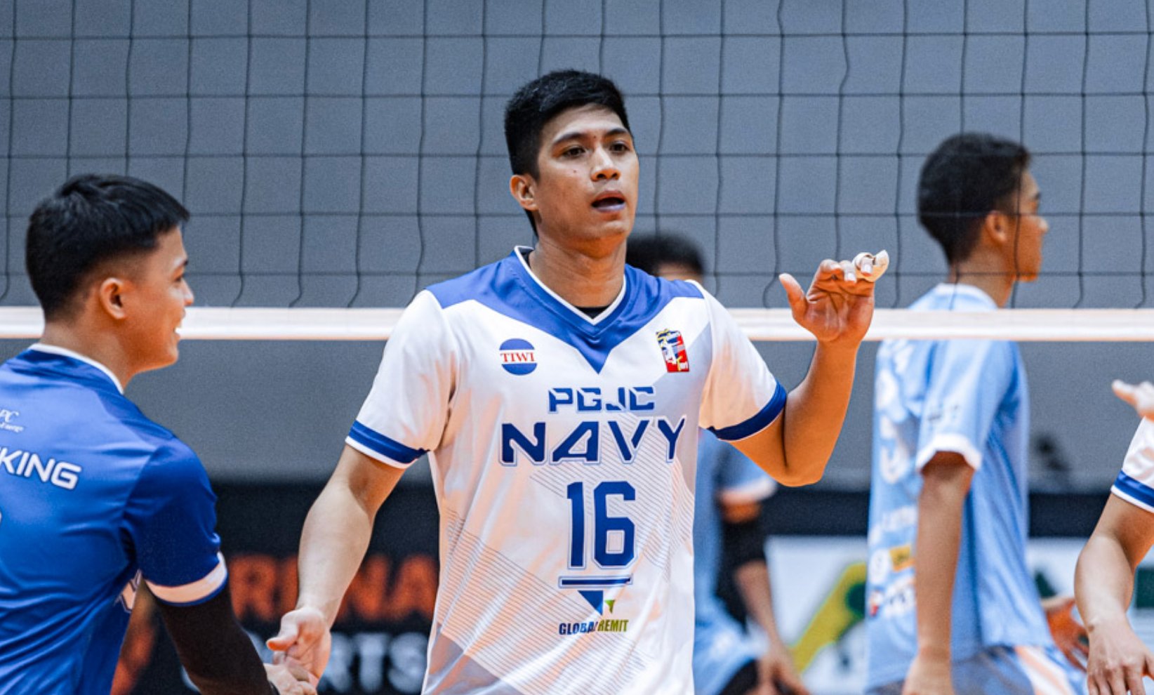Dolor anchors Navy's strong finish