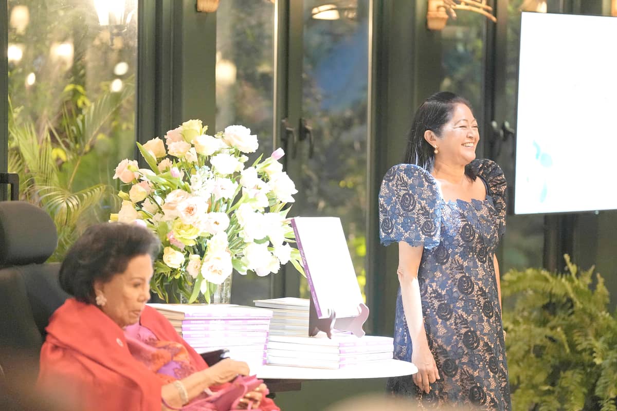 FORMER FIrst Lady Dr. Loi Estrada and First Lady Liza Araneta Marcos.