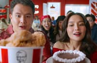 KFC Christmas bucket, with Juan Karlos Labajo (left) and Kathryn Bernardo (right).