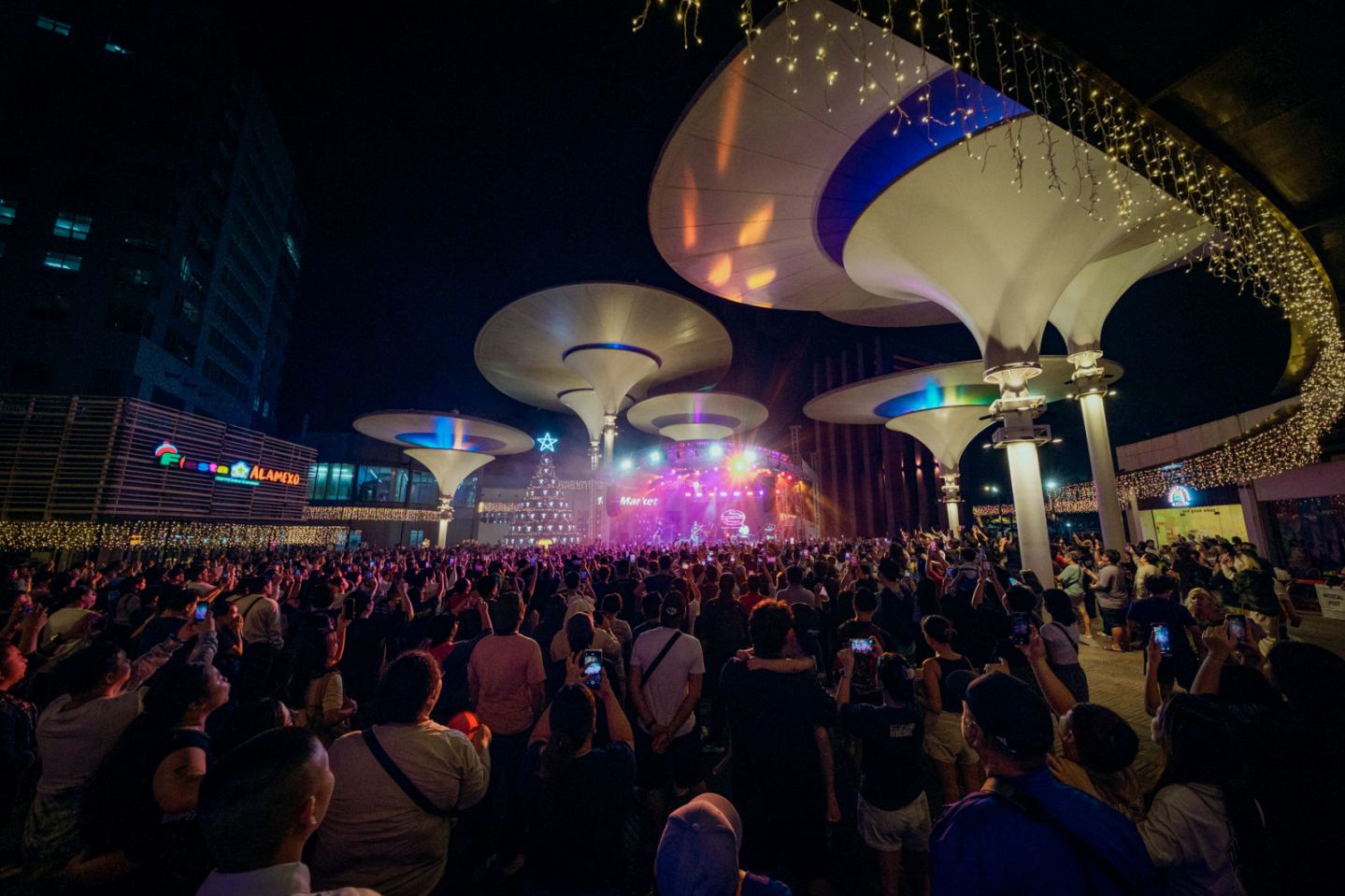 ‘Kumukutikutitap Year V’ lights up Eton Centris