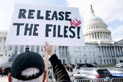 U.S. lawmakers eye explosive vote on Epstein files