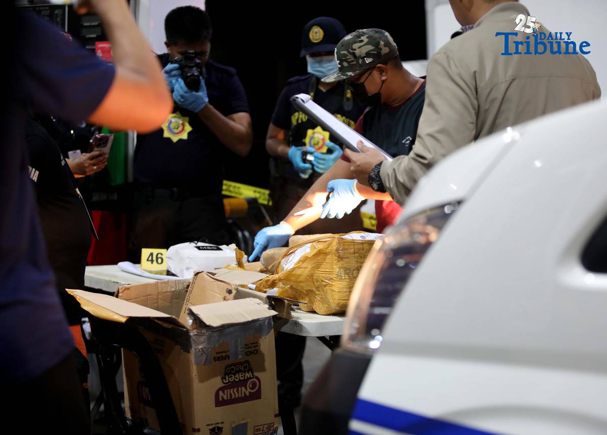 Authorities investigated the seized evidences allegedly drugs, following a buy bust operation of the PNP-PDEG Drug Enforcement Group at 13th avenue in Cubao, Quezon City on Tuesday afternoon, 18 November 2025.