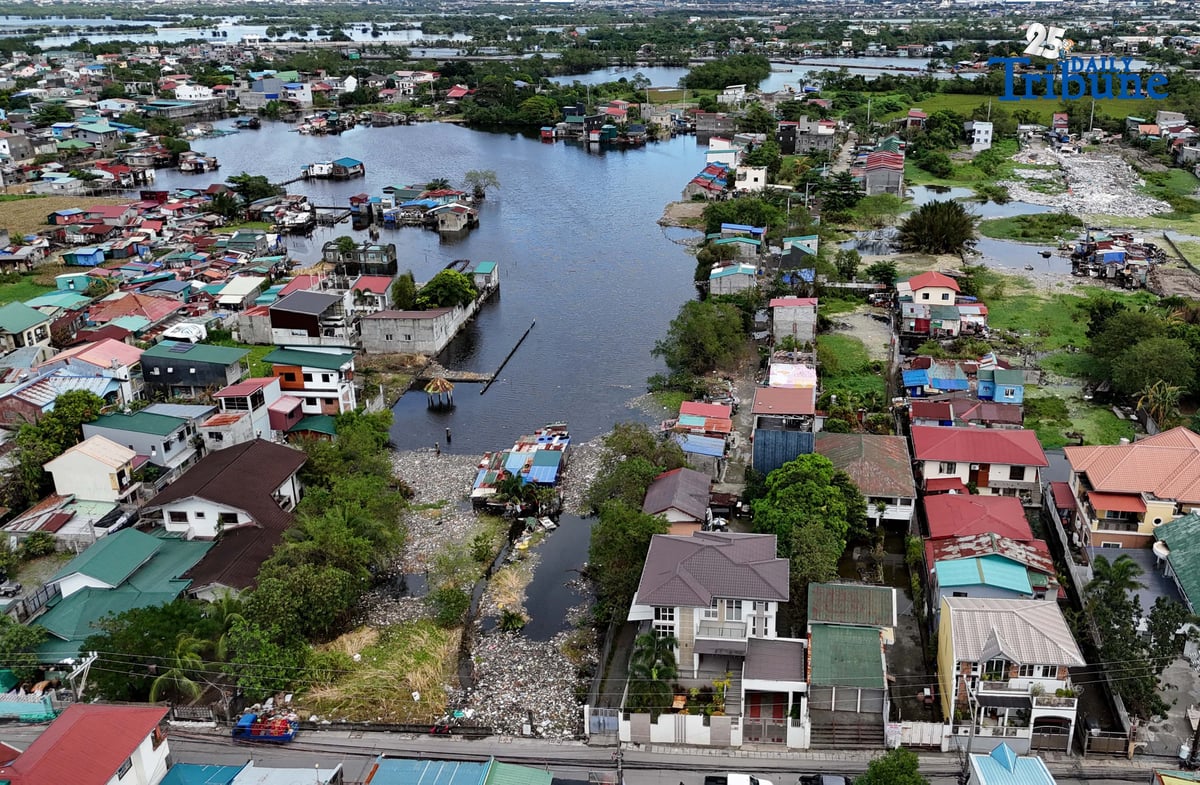 RISING SEAS THREATEN COASTAL COMMUNITIES