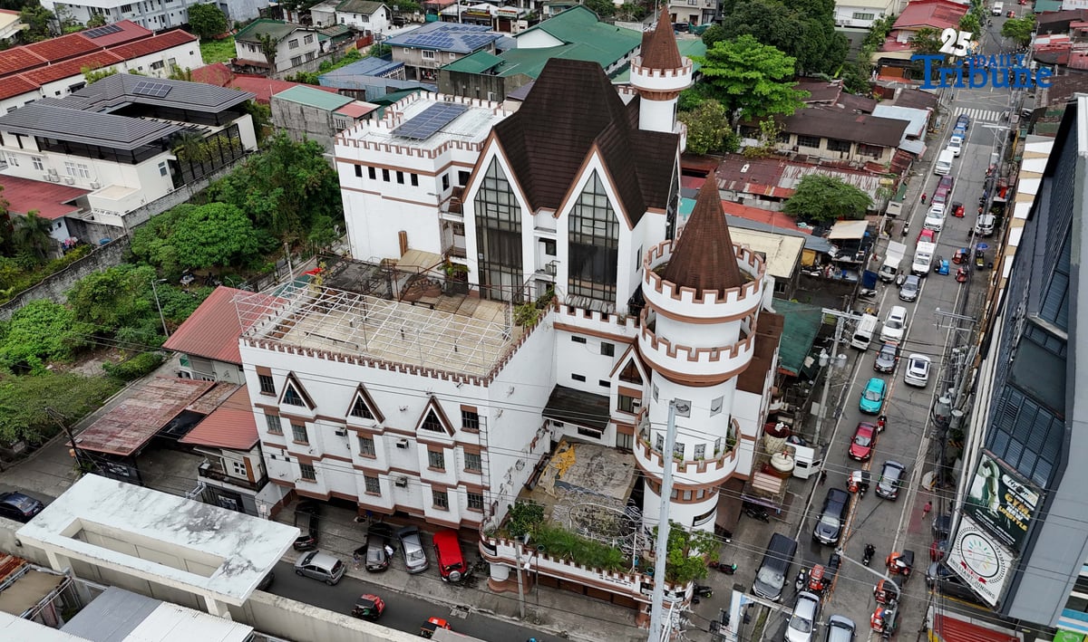 (November 20 2025) A photo of Chocolate castle at the corner of P. Tuazon and C. Benitez streets in Cubao, Quezon City on Thursday, November 20, 2025, the popular baking supplies store Chocolate Lover Inc. the owner of almost four decades in business, is announcing on their closing this December after Christmas through a social media post. Photo/Analy Labor