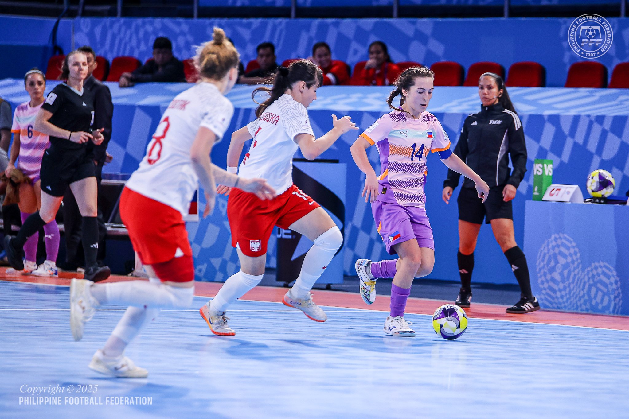 Filipina5 stomped by Poland