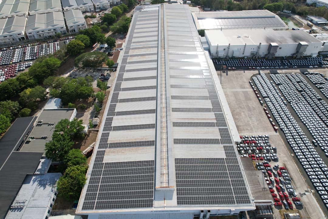Mitsubishi Motors Phl
wins ecology award