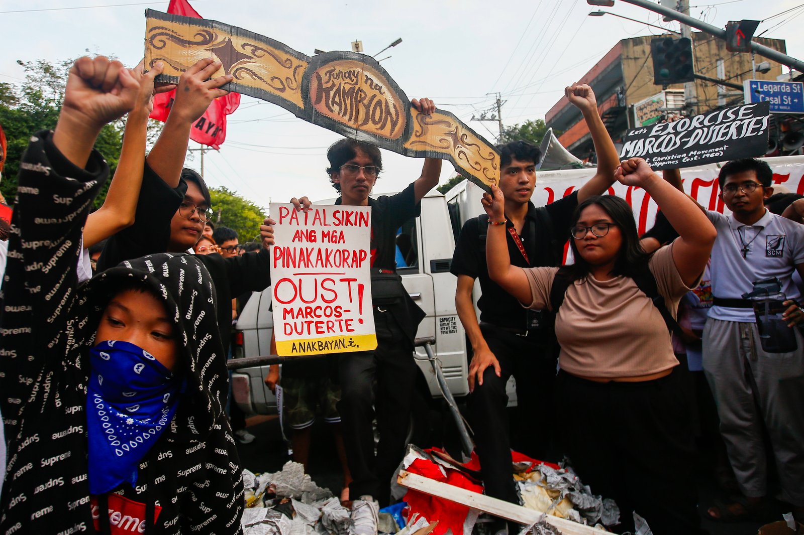 Students and your organization along U-Belt and Taft Avenue march to Mendiola on Friday afternoon, 21 November 2025, for the national day of walkout. They are calling for the resignation of President Ferdinand Marcos Jr. and Vice-President Sara Duterte and all public officials involved in the massive corruption.