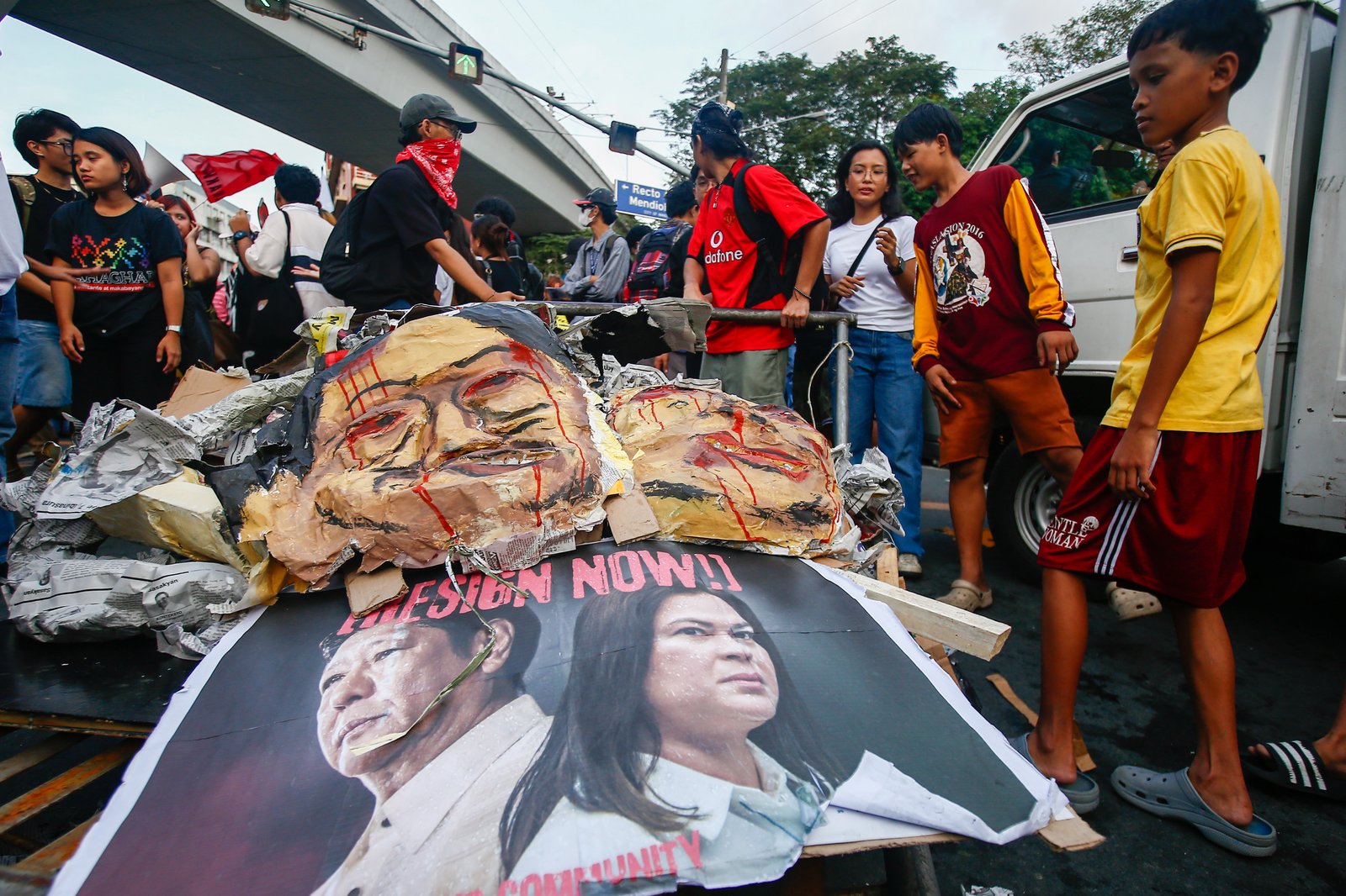 Students and your organization along U-Belt and Taft Avenue march to Mendiola on Friday afternoon, 21 November 2025, for the national day of walkout. They are calling for the resignation of President Ferdinand Marcos Jr. and Vice-President Sara Duterte and all public officials involved in the massive corruption.