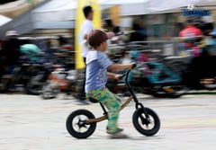 Bike enthusiasts try bamboo bikes in Quezon City