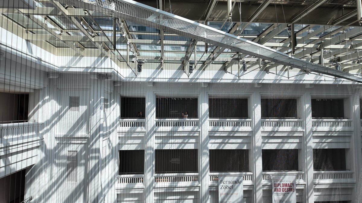 UPPER floors facing the courtyards.