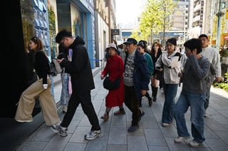 Japan businesses brush off worries over China tourists