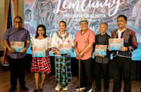 TEODORO, Legarda, Almario and distinguished guests with copies of 'Lemlunay: Paggunita sa Gunita.'