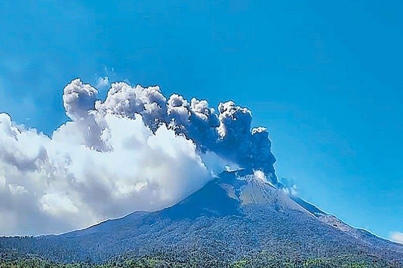 Phivolcs issues lahar alerts for Mayon, Kanlaon
