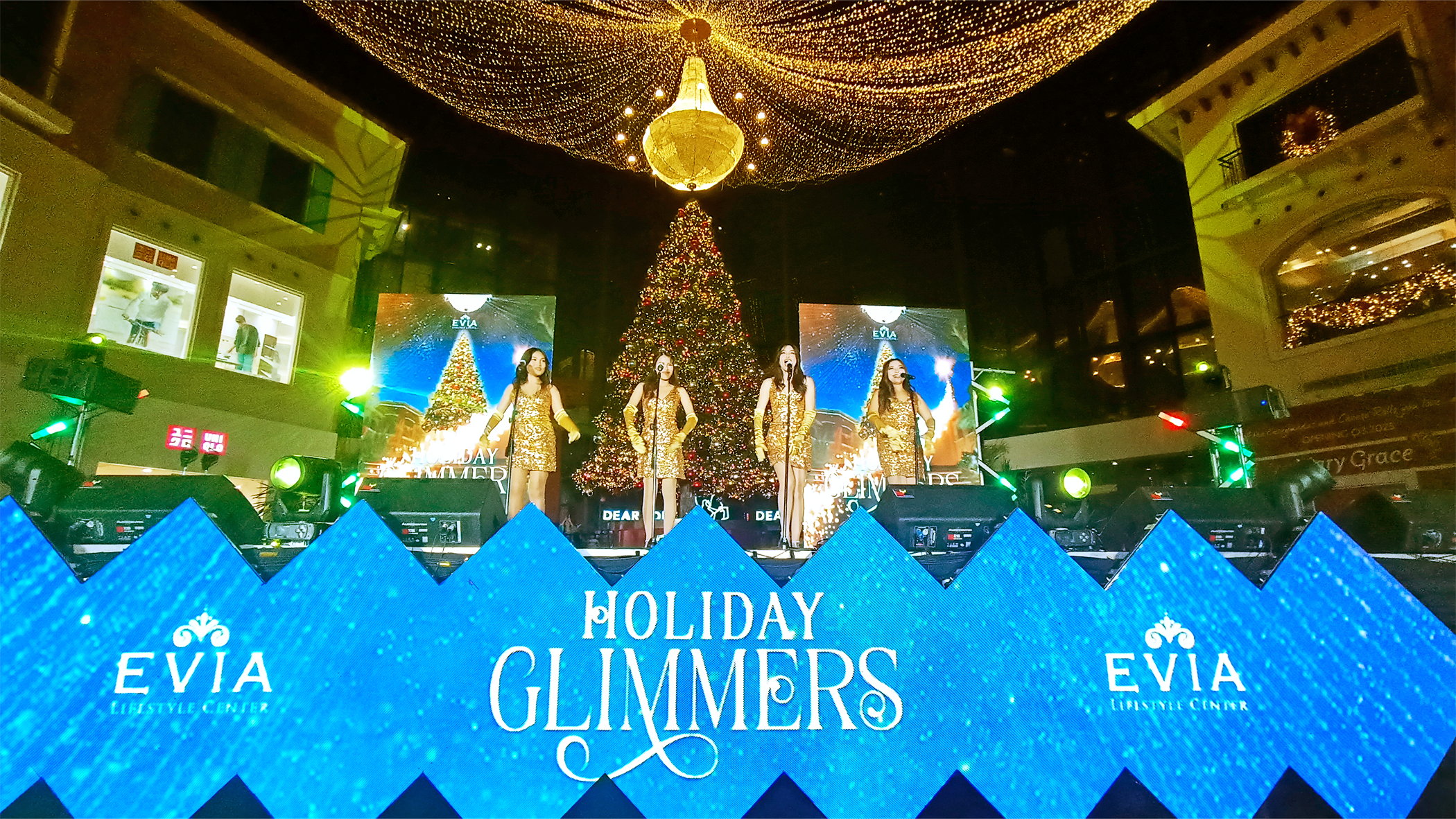 Shining, glimmering and splendid: Evia’s 45-foot tree illuminates holiday season 
