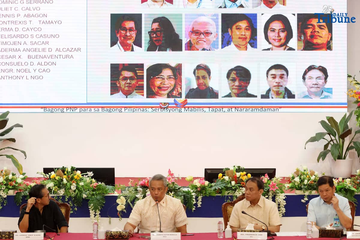 (November 24 2025) SILG Jovic Remulla along with PNP Chief Melencio Nartatez, DPWH Secretary Vince Dizon, DOJ Secretary Fredderick Vida, and NBI OIC Angelito Magno, shows a photo of the suspect involved in a flood control project during the press-conference held at Camp Crame in Quezon City on Monday November 24 2025, they also urged any other suspects to voluntarily surrender, warning that a manhunt could be initiated with uncertain outcomes for those who evade capture. Photo/Analy Labor