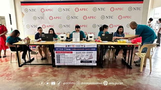 DOTr holds school caravan for white card rollout 