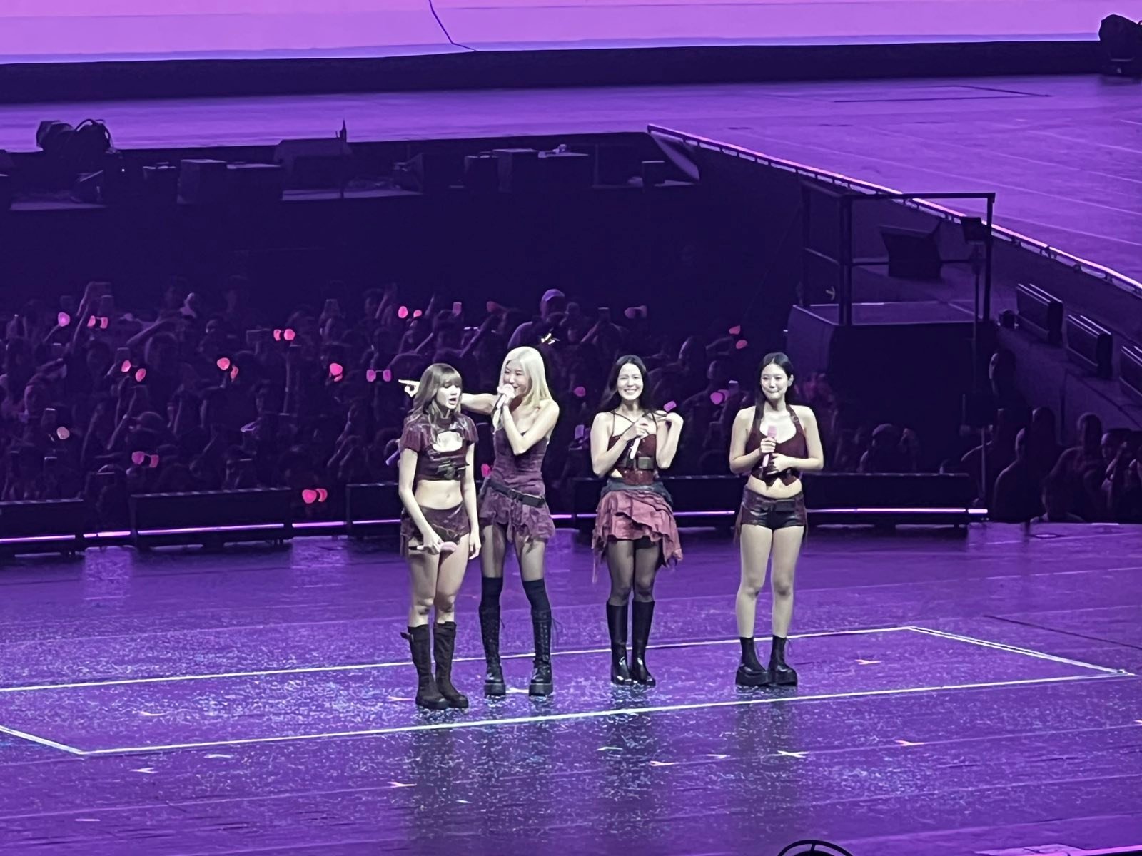 Blackpink paints Bulacan pink
with ‘Deadline’ world tour