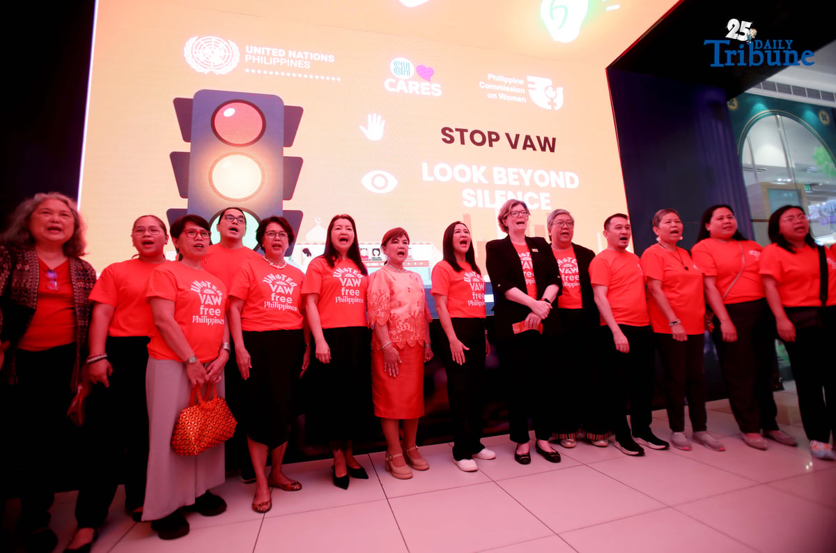 (November 24 2025) Quezon City Mayor Joy Belmonte, PCW Chairperson Ermelita Valdeavilla, DSWD Usec. Monina Josefina Romualdez, DILG ASec. Lilian de Leon and UN Philippines Resident Coordinator Arnaud Peral and others VIP led the ceremonial lighting for the 18-Day Campaign to End Violence Against Women, its observed from November 25 to December 12, they extends the international 16 Days of Activism Against Gender-Based Violence and carries the national theme “UNiTEd for a VAW-free Philippines.” This year’s campaign also commemorates the 21st anniversary of the Anti-Violence Against Women and Their Children (Anti-VAWC) Act of 2004 (RA 9262)—reaffirming our shared commitment to end violence and discrimination against women and girls. The Ceremonial Lighting, one of the official kick-off activities, will feature the illumination of SM malls and landmarks nationwide in orange, the official color of the UNiTE campaign symbolizing hope and a future free from violence. Photo/Analy Labor