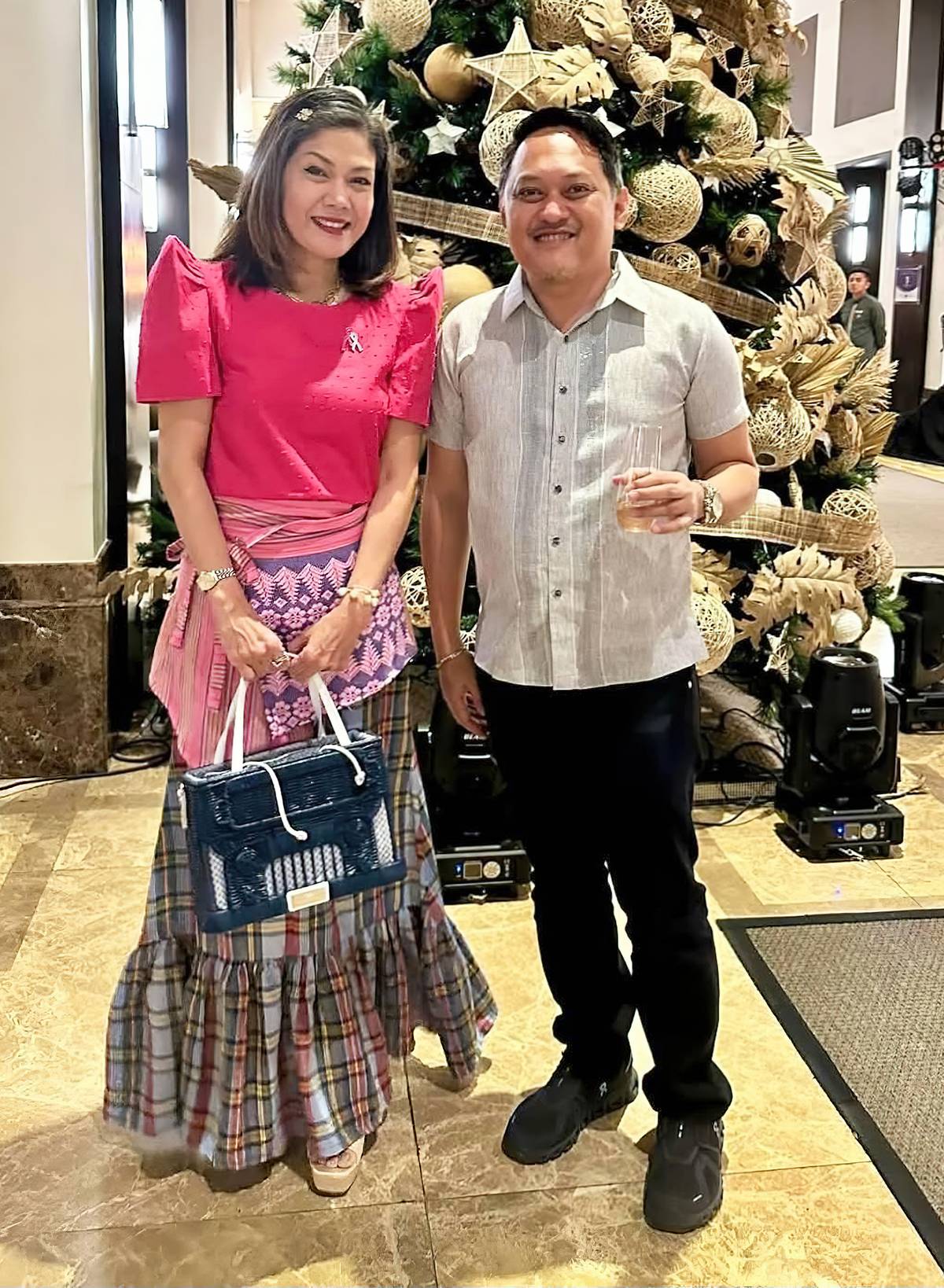 Ron Bernabe of I Can Serve Foundation with Robby Alugar, RMA News  president.