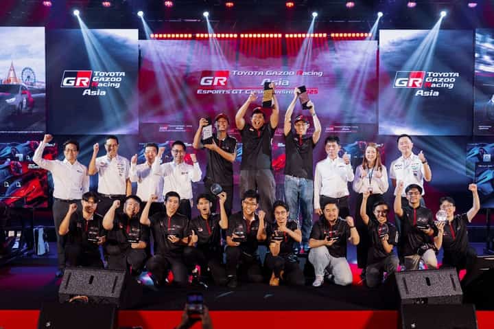 ON the podium, Champion Andika Rama, first runner-up Moreno Pratama, and second runner-up Chong Kai Chang with racer representatives from each country