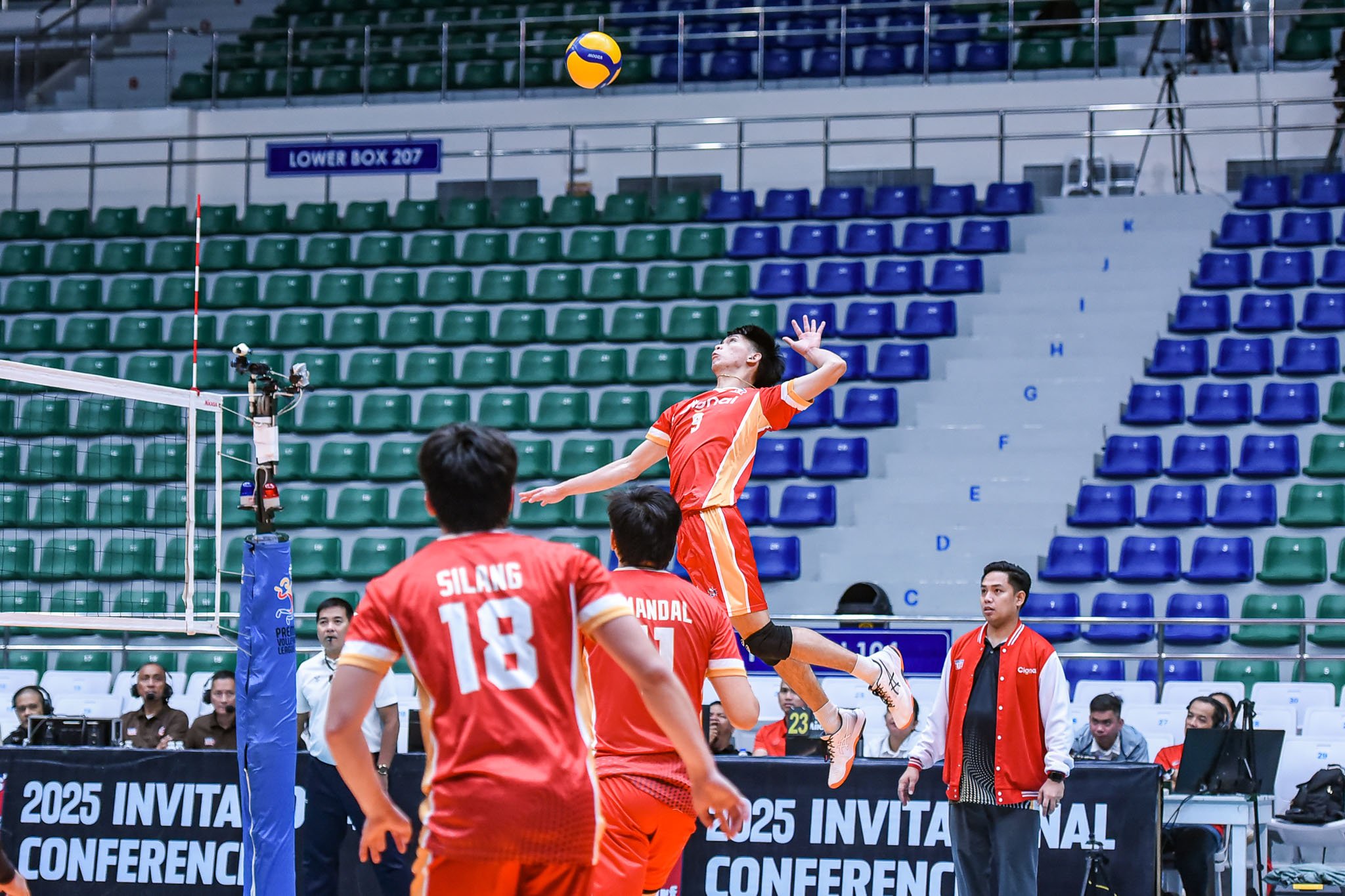 JAY Rack de la Noche soars his way to a 22-point effort to lift Cignal to a 25-20, 25-21, 24-26, 25-18 win over Kindai University in the 2025 Spikers’ Turf Invitational Conference.