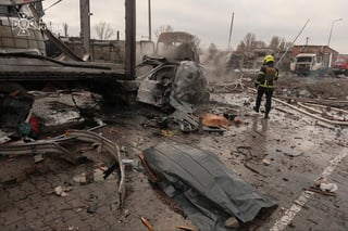 Russian strikes kill two in Ukraine amid renewed escalation