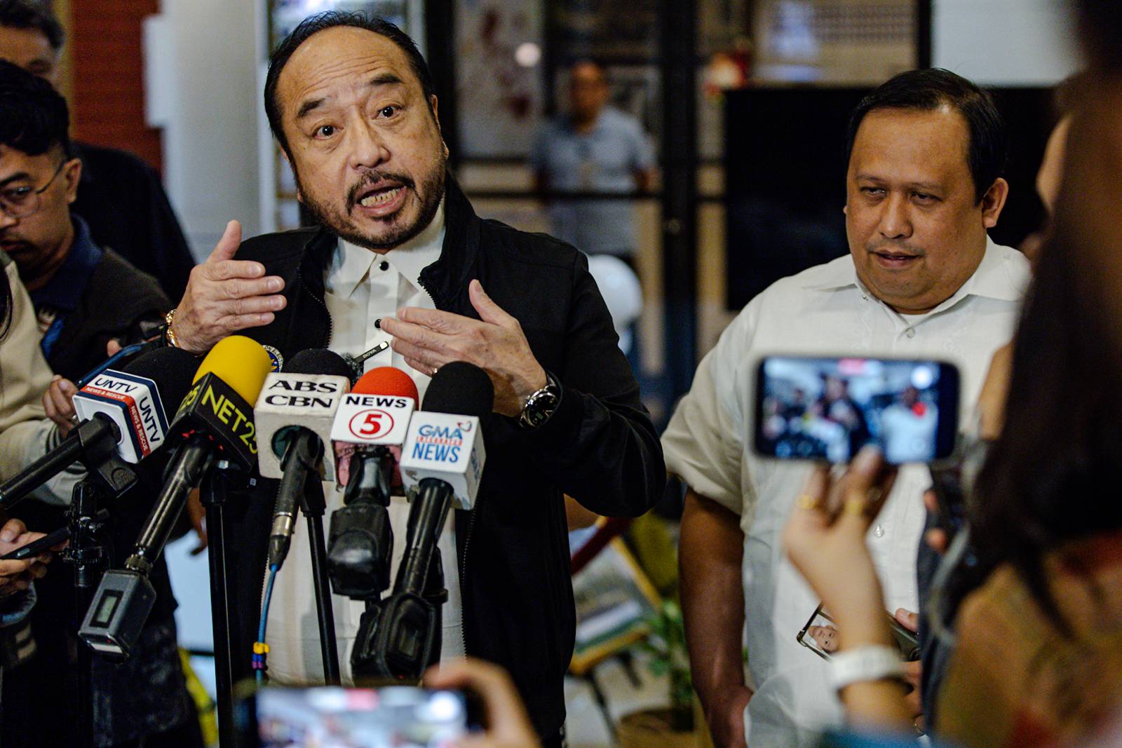 COMELEC Commissioner Rey Bulay explains to the media the department's Political Finance and Affairs Department's (PFAD) decision to clear Senator Chiz Escudero of the Section 95 of the Omnibus Election Code complaint, during a press conference in Manila on Wednesday, 26 November 2025.

Bulay said the P30-million contribution made by Lawrence Lubiano to Escudero’s 2022 senatorial campaign was a personal donation and did not violate campaign finance rules. Lubiano, president of Centerways Construction and Development Inc., is among the contractors earlier identified by President Ferdinand Marcos Jr. as part of the top 15 government contractors.