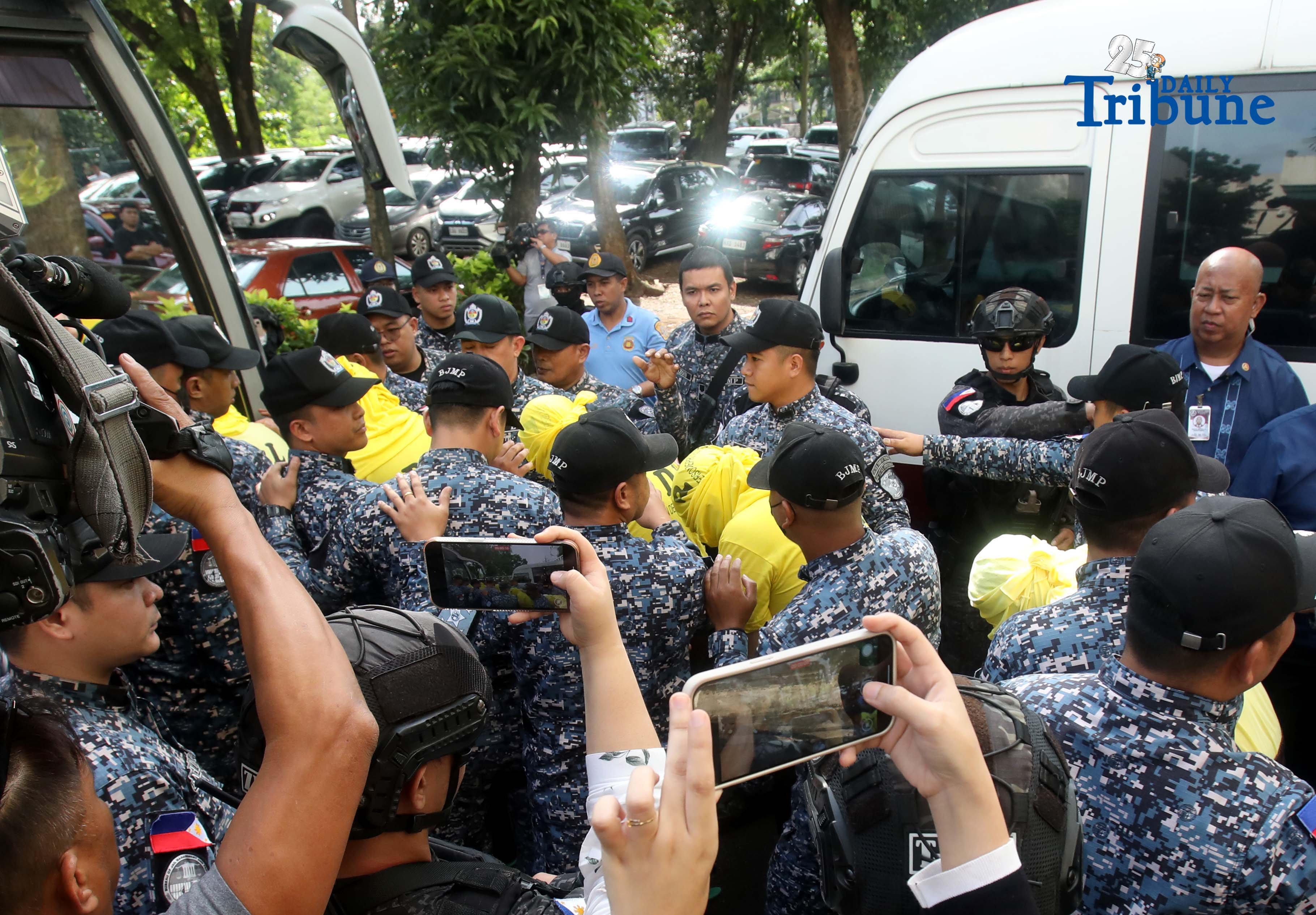 PNP intensifies manhunt for remaining floodgate suspects